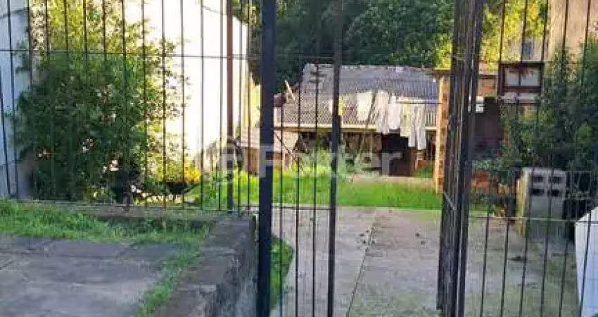 Terreno à venda na Avenida dos Prazeres, 226, Vila Jardim, Porto Alegre