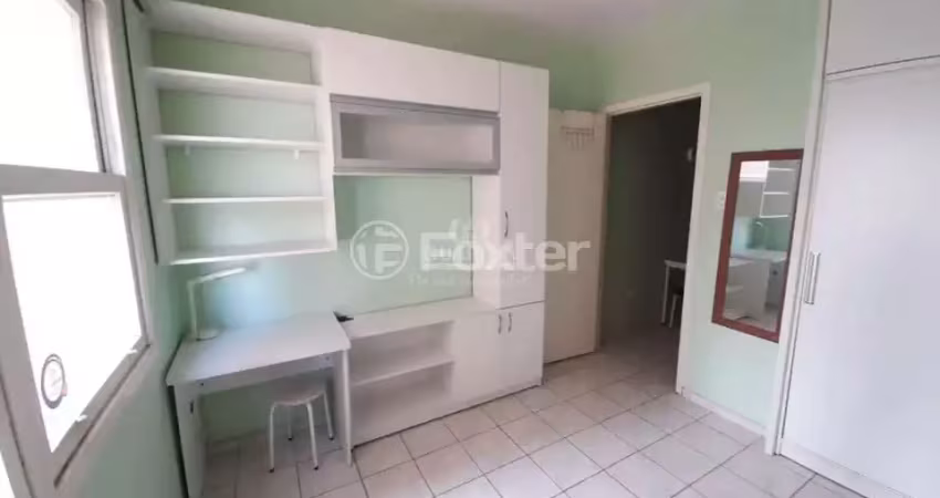Kitnet / Stúdio à venda na Avenida Senador Salgado Filho, 359, Centro Histórico, Porto Alegre