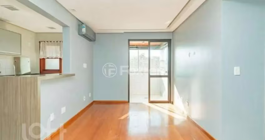 Apartamento com 2 quartos à venda na Rua Sapê, 780, Passo da Areia, Porto Alegre