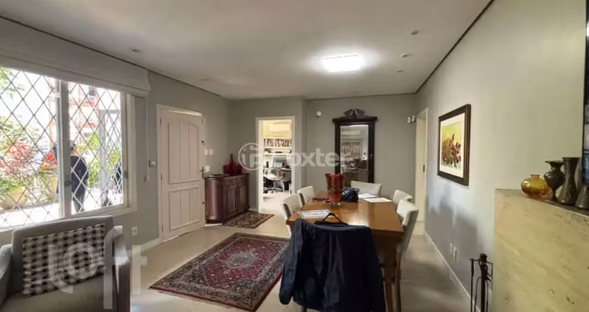 Casa com 3 quartos à venda na Rua General Souza Doca, 77, Petrópolis, Porto Alegre