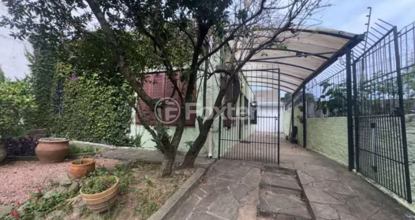 Casa com 2 quartos à venda na Travessa Ruperti, 30, Chácara das Pedras, Porto Alegre