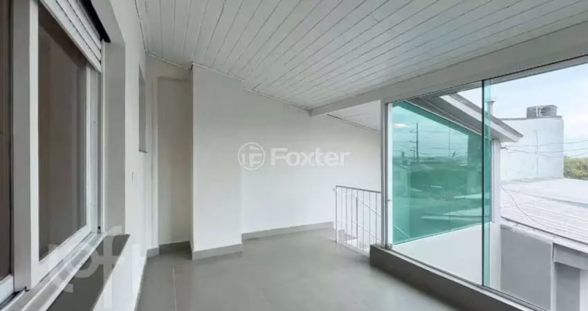 Casa com 3 quartos à venda na Rua Augusto Attílio Giordani, 174, São Sebastião, Porto Alegre