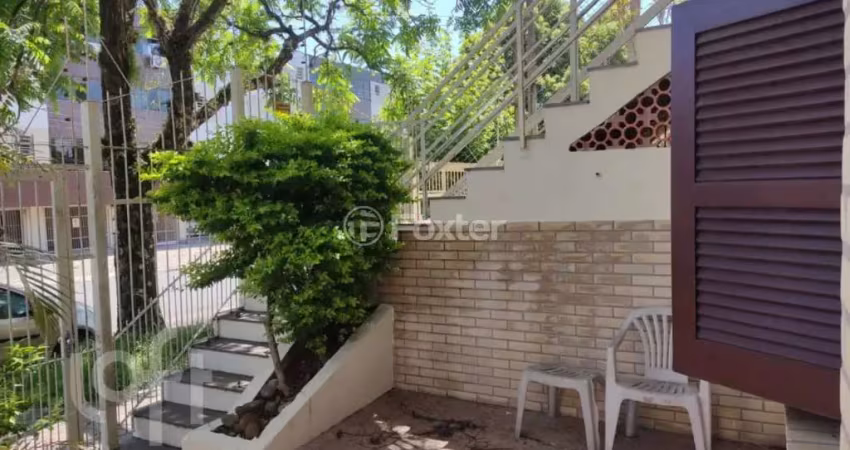 Casa com 3 quartos à venda na Avenida Engenheiro José Maria de Carvalho, 138, Vila Ipiranga, Porto Alegre