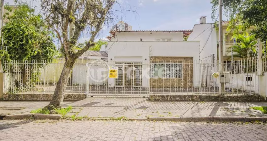 Casa comercial com 3 salas à venda na Rua Luiz Cosme, 328, Passo da Areia, Porto Alegre