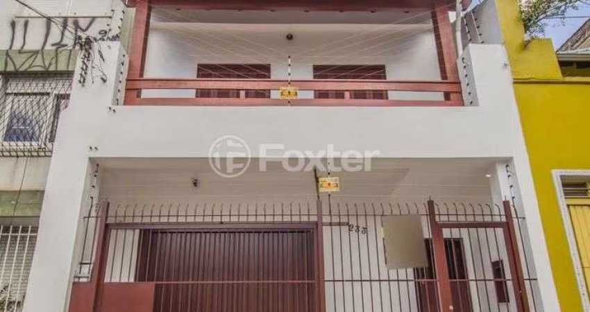 Casa com 3 quartos à venda na Rua Doutor Sebastião Leão, 233, Azenha, Porto Alegre