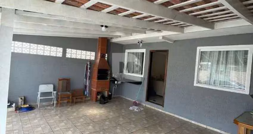 Casa com 3 quartos à venda na Rua Guaíra, 180, Iguaçu, Araucária