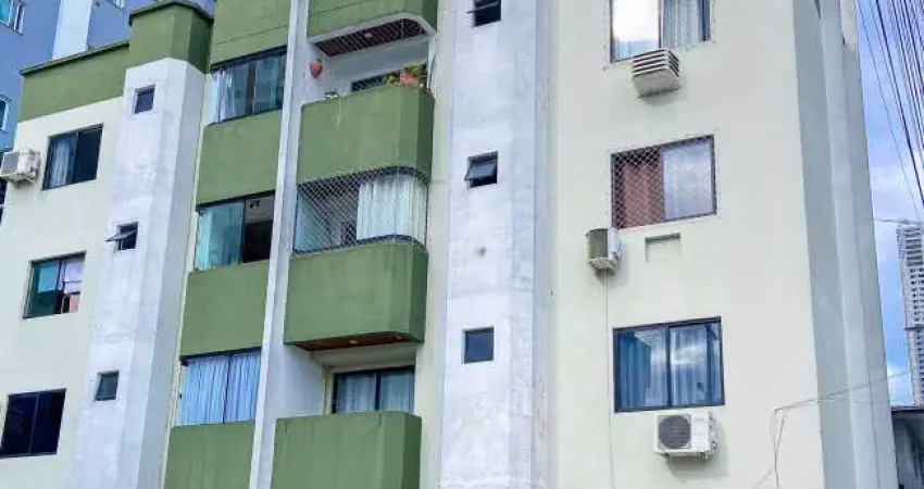 Apartamento de 02 dormitórios com ótima localização em bal. camboriú