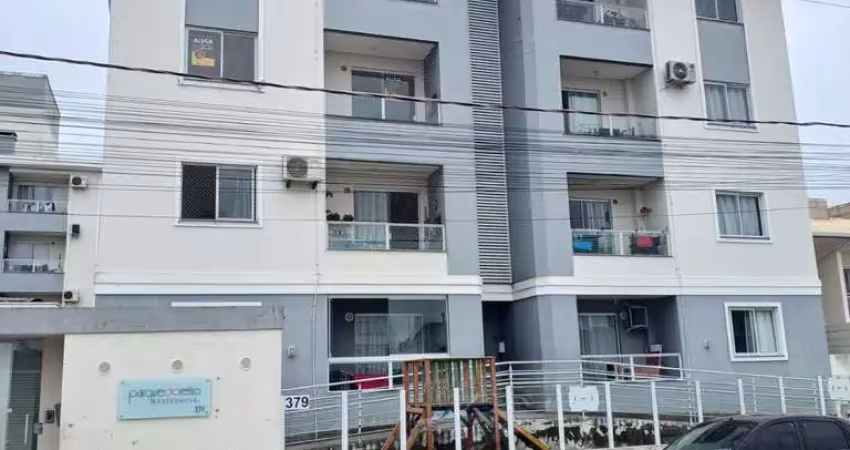 Apartamento a venda de 02 Dormitórios com mobília planejada no bairro Forquílhas em São José-SC