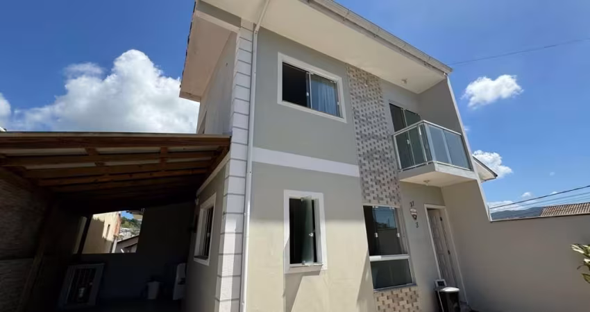 Sobrado para aluguel de 02 Dormitórios com 02 vagas de garagem no Bela Vista em Palhoça-SC