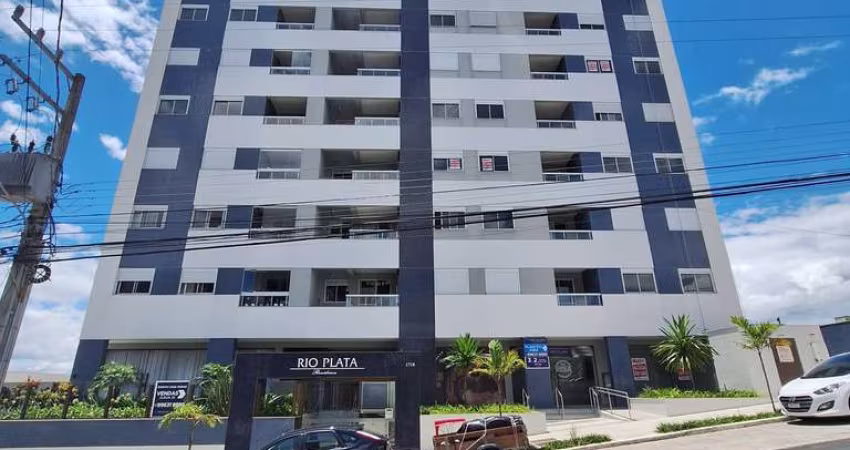 Apartamento novo com terraço, 2 quartos sendo 1 suíte e sacada em Capoeiras - Florianópolis - SC