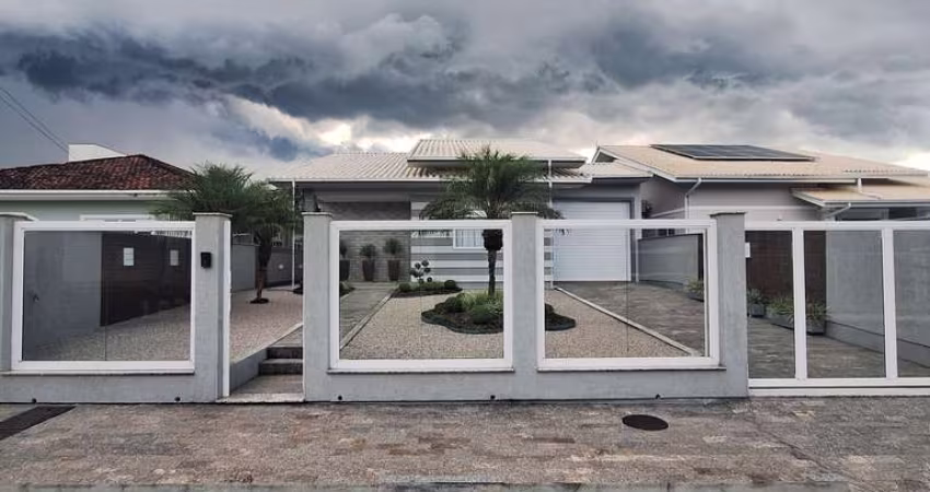 Casa mobiliada de 3 quartos sendo 1 suíte localizada no Vila Becker - Santo Amaro da Imperatriz - SC