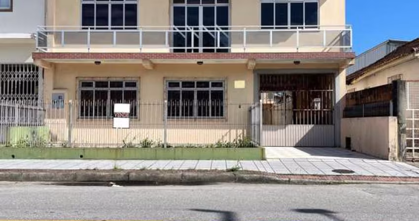 Casa com 5 dormitórios no bairro Barreiros em São José-SC