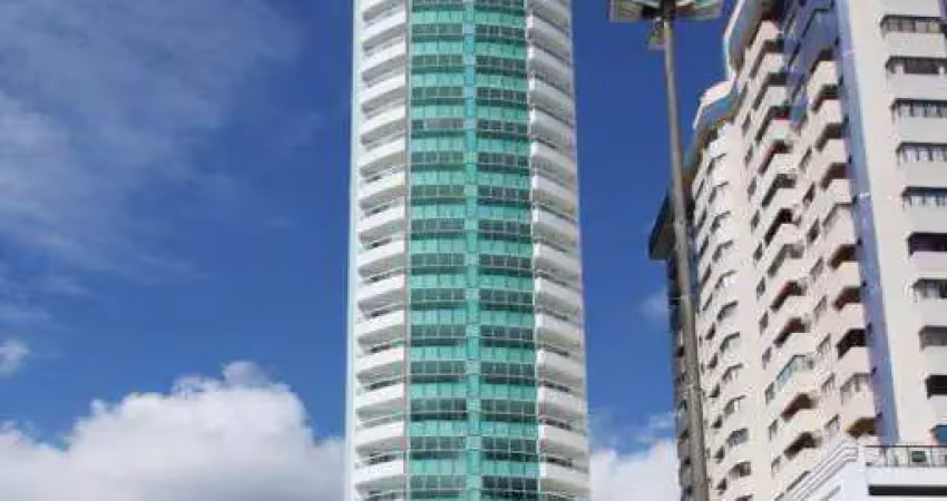 Apartamento diferenciado com piscina privativa mobiliado e decorado frente mar