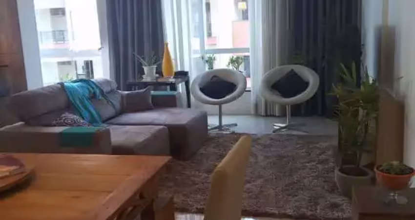 Apartamento 3 suítes com área de lazer completa a 260 m da praia, vista do mar