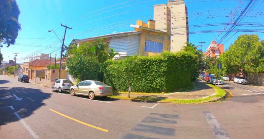 Casa Residencial com 4 quartos  à venda, 440.00 m2 por R$1750000.00  - Centro - Ponta Grossa/PR