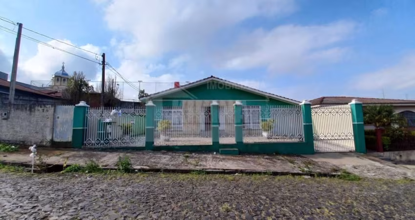 Casa Residencial com 4 quartos  à venda, 230.00 m2 por R$520000.00  - Nova Russia - Ponta Grossa/PR