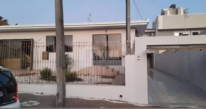 Casa Residencial com 3 quartos  à venda, 495.00 m2 por R$960000.00  - Orfas - Ponta Grossa/PR