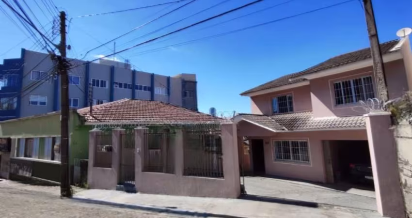 Sobrado com 4 quartos  à venda, 189.00 m2 por R$550000.00  - Centro - Ponta Grossa/PR