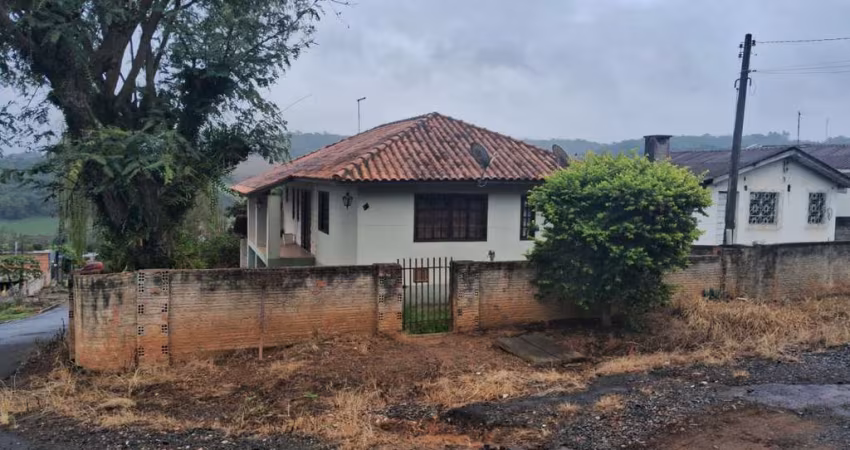 Casa Residencial com 4 quartos  à venda, 110.00 m2 por R$250000.00  - Periquitos - Ponta Grossa/PR