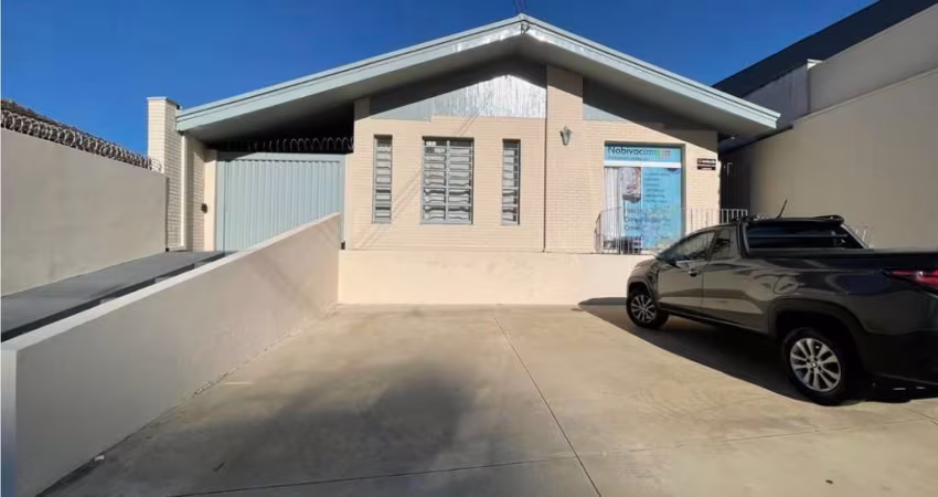 Casa Comercial para alugar, 240.00 m2 por R$5500.00  - Oficinas - Ponta Grossa/PR