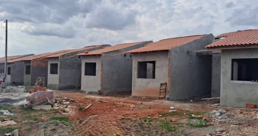 Casa Residencial com 2 quartos  à venda, 49.00 m2 por R$185000.00  - Uvaranas - Ponta Grossa/PR