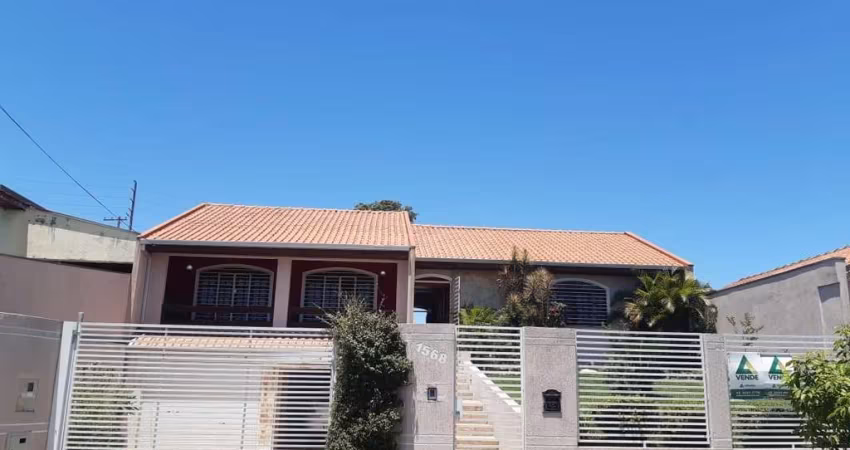 Casa Residencial com 3 quartos  à venda, 257.22 m2 por R$899000.00  - Uvaranas - Ponta Grossa/PR