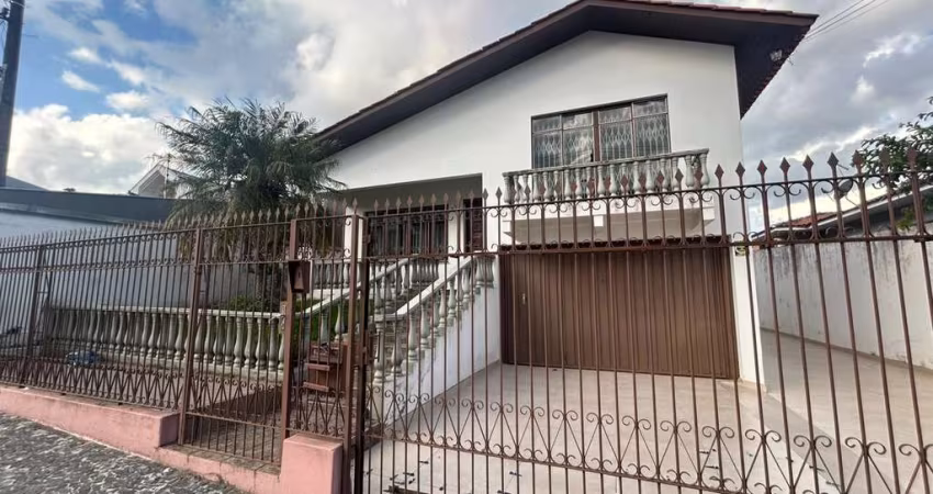 Casa Residencial com 3 quartos  à venda, 230.00 m2 por R$1200000.00  - Jardim Carvalho - Ponta Grossa/PR