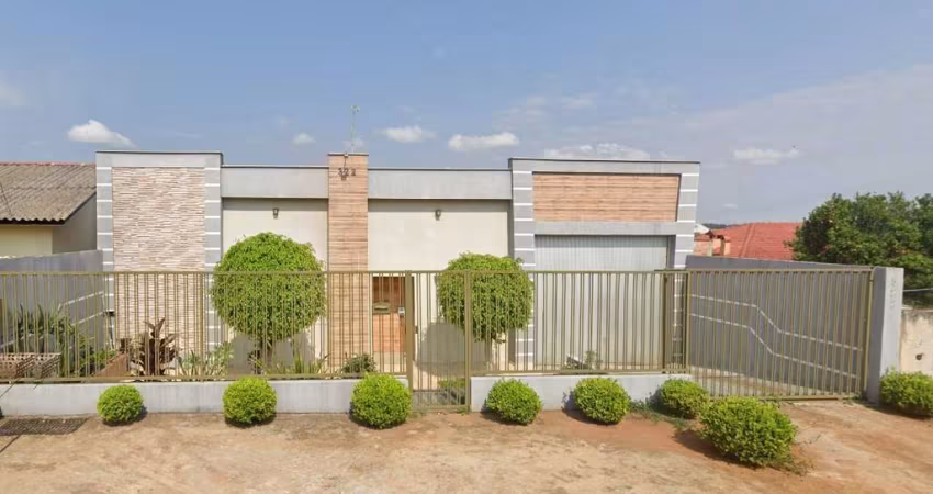 Casa Residencial com 4 quartos  à venda, 262.00 m2 por R$450000.00  - Uvaranas - Ponta Grossa/PR