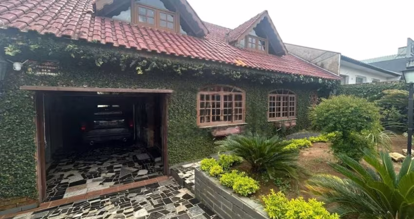 Casa Residencial com 4 quartos  à venda, 240.00 m2 por R$650000.00  - Contorno - Ponta Grossa/PR