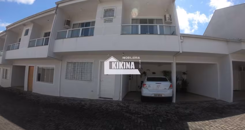 Sobrado com 3 quartos  à venda, 162.00 m2 por R$550000.00  - Uvaranas - Ponta Grossa/PR