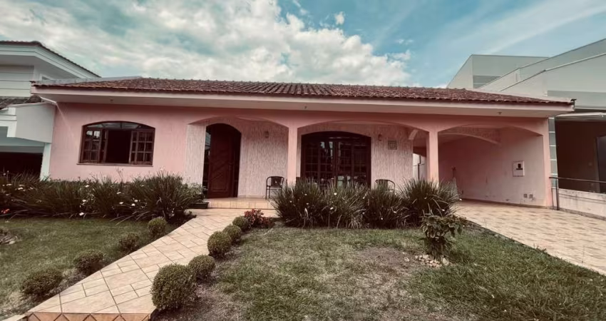Casa Residencial com 3 quartos  à venda, 174.98 m2 por R$790000.00  - Orfas - Ponta Grossa/PR