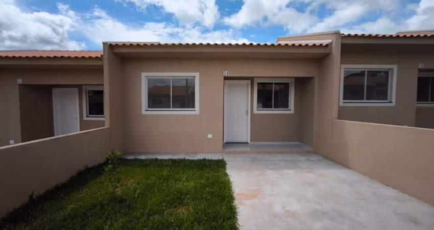 Casa Residencial com 2 quartos  para alugar, 55.00 m2 por R$900.00  - Uvaranas - Ponta Grossa/PR