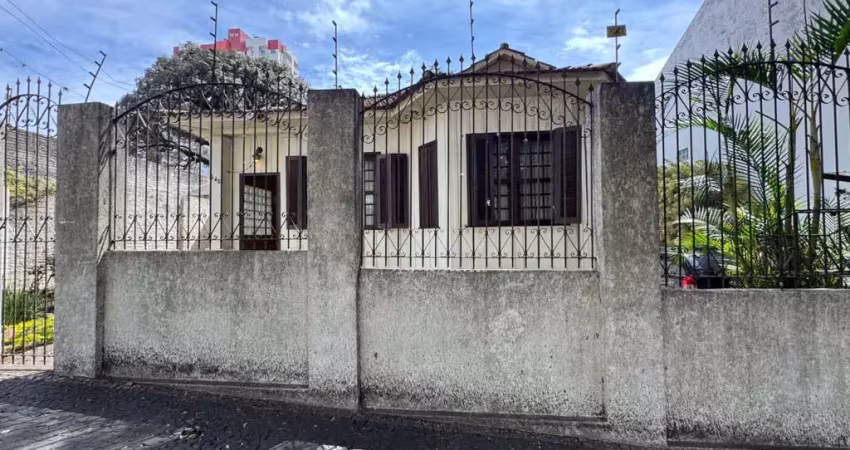 Casa Residencial com 4 quartos  para alugar, 150.00 m2 por R$2500.00  - Centro - Ponta Grossa/PR