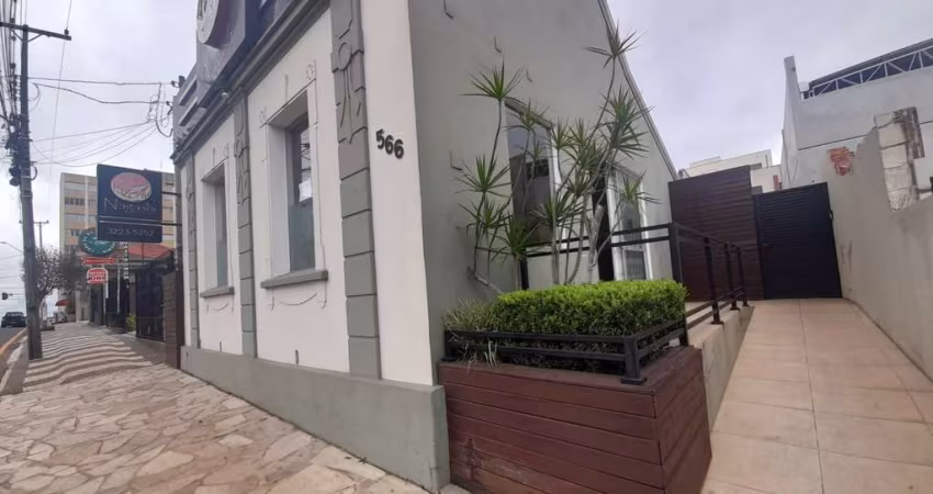 Casa Comercial para alugar, 250.00 m2 por R$5293.42  - Centro - Ponta Grossa/PR
