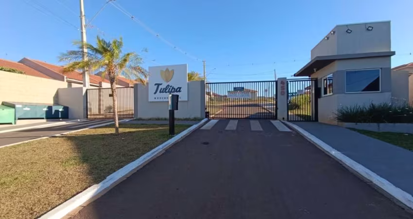 Casa Residencial com 3 quartos  para alugar, 57.82 m2 por R$950.00  - Neves - Ponta Grossa/PR