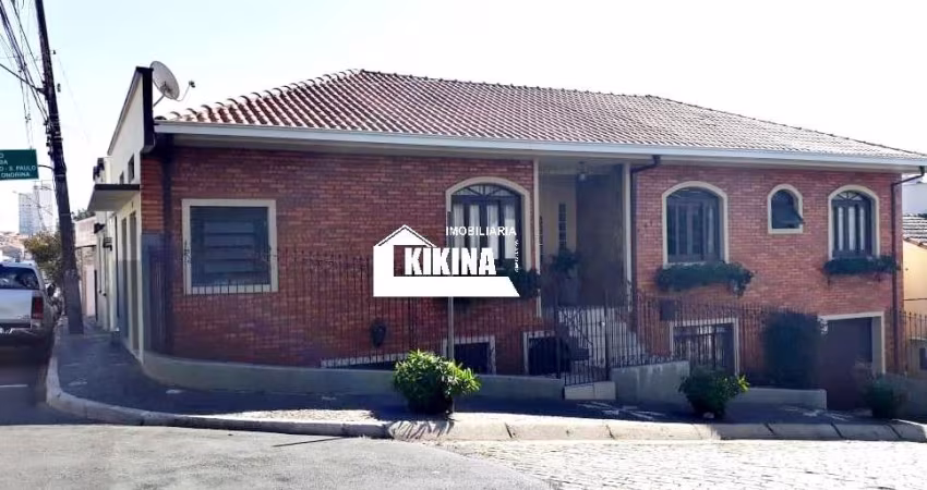 Casa Residencial com 7 quartos  à venda, 409.00 m2 por R$900000.00  - Centro - Ponta Grossa/PR
