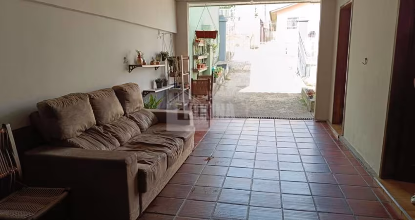 Casa Residencial com 3 quartos  à venda, 120.00 m2 por R$380000.00  - Oficinas - Ponta Grossa/PR