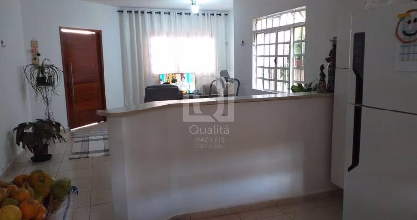 Casa térrea à venda no Jardim Dayse em Itapetininga