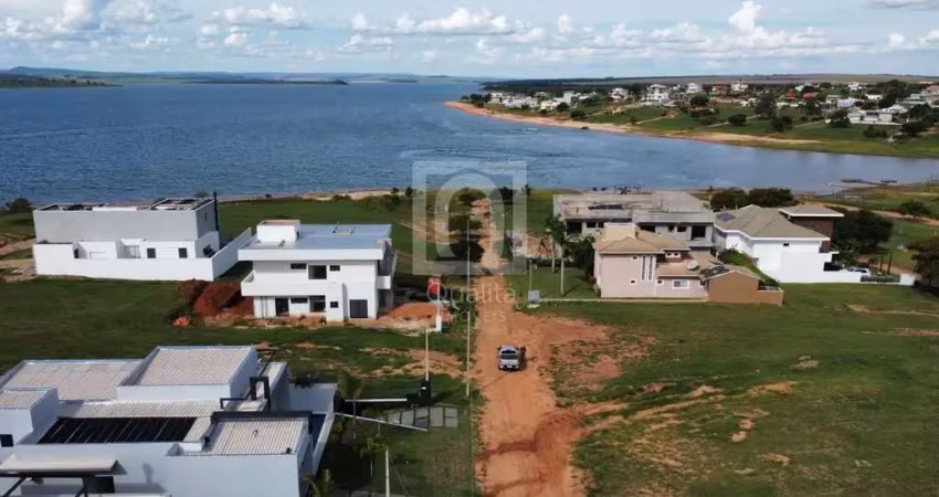 Terreno à venda no condomínio riviera de santa cristina xiii em paranapanema