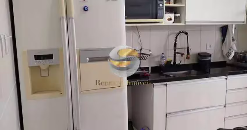 Casa 03 dormitórios, 1 suíte com sacada, pé direito duplo, 2 vagas