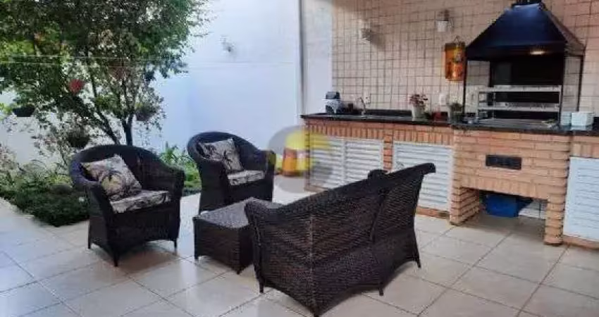 Excelente casa em condomínio fechado na granja viana.