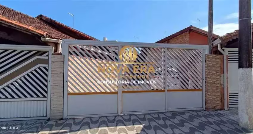 Casa geminada 1 quadra da praia! 2 dorm c/1 suite, churrasqueira 2 vagas garagem