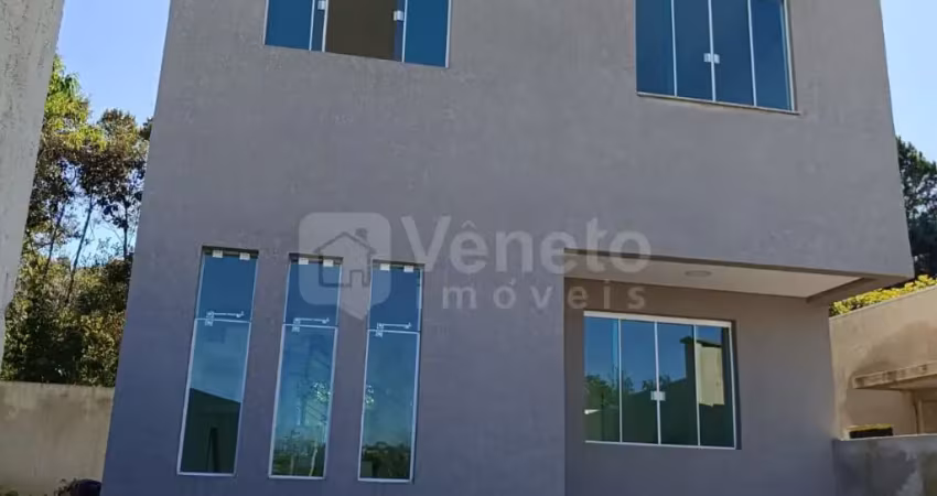 Sobrado em condomínio no Parque do Embu