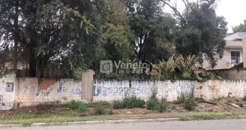 Amplo terreno em excelente localização, ideal para quem busca construir ou investir em uma das regiões mais tradicionais de curitiba!!