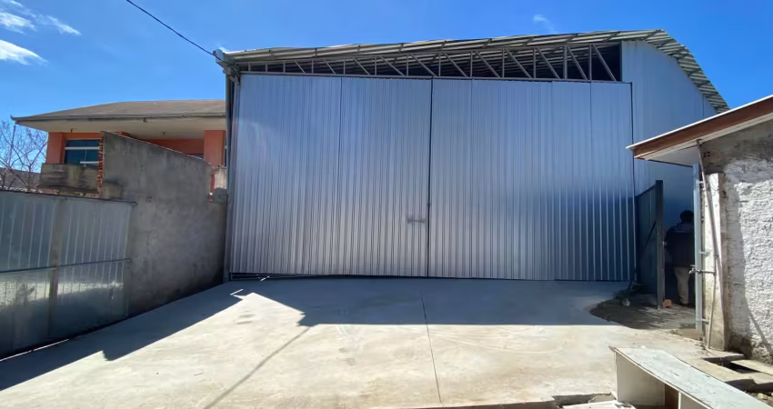 Se você procura um espaço amplo, estruturado e bem localizado para o seu negócio, este barracão é uma excelente oportunidade. localizado na rua alberto manika, próximo à br-116, km 85