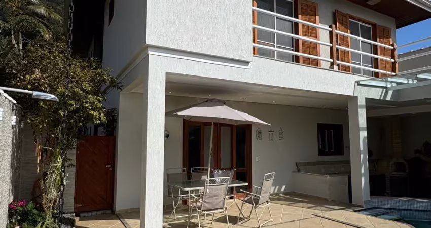 CASA A VENDA EM CONDOMINIO