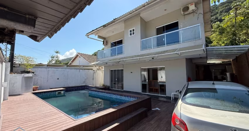 CASA A VENDA NO TOMBO
