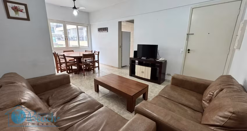 Apartamento, localizado em ótima região da enseada, a 400 metros da praia