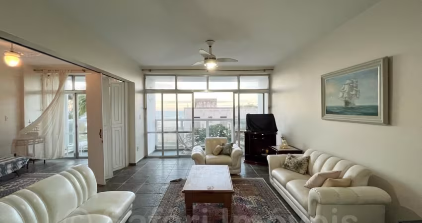 APARTAMENTO EM FRENTE AO MAR