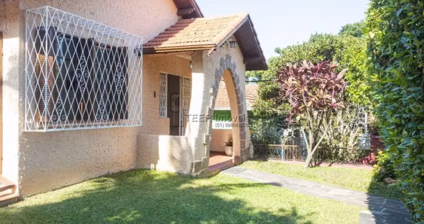 Casa Padrão 4 dormitórios com suíte